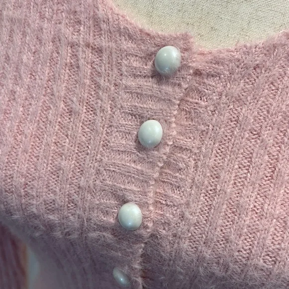 Soft Pink Knit cropped Sweater - Picture 5 of 6